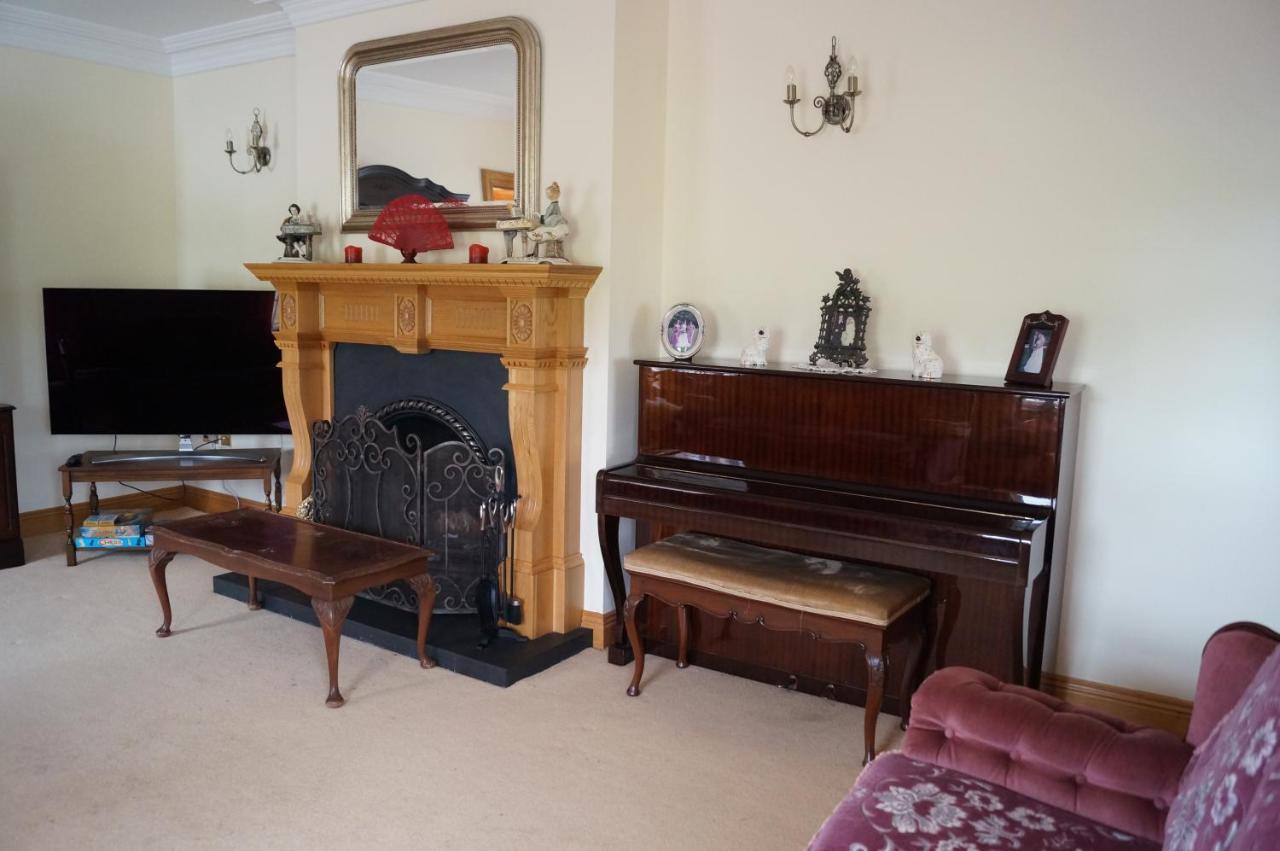 Kilcreeny Lodge Лисбърн Екстериор снимка