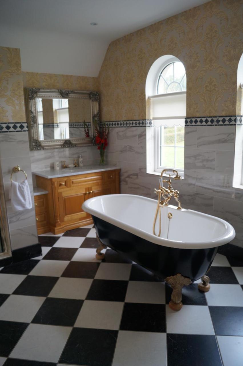 Kilcreeny Lodge Лисбърн Екстериор снимка